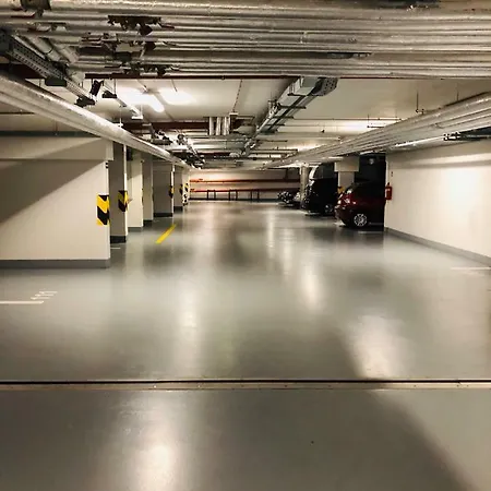 Maria - Free Parking Prag