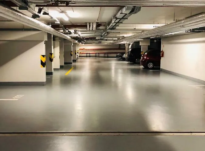 Maria - Free Parking Prag